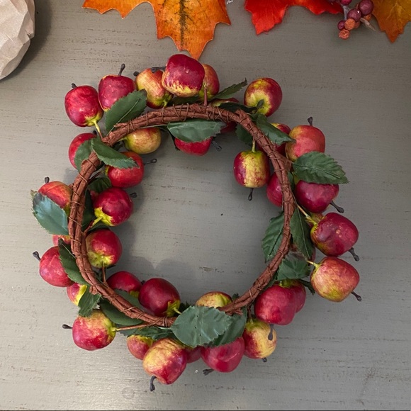 3/$25 🍂Apple Wreath 🍁 - Picture 5 of 6